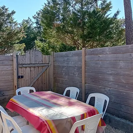 Casa vacanze Moderne Entre Forêt Et Océan à - Fr-1-239-1112 *
